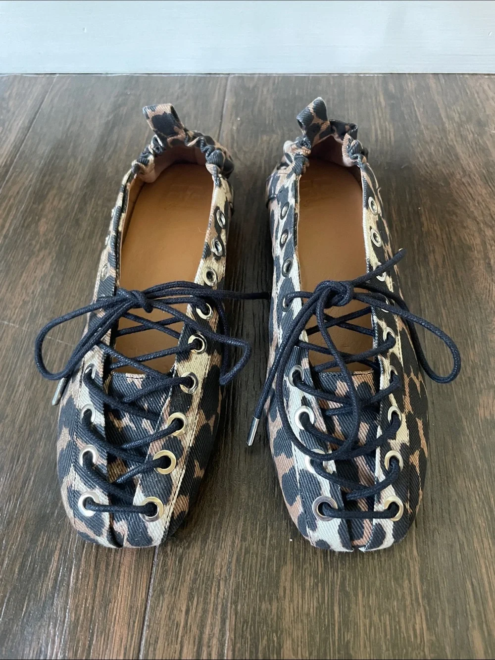 NWT GANNI Eyelets Lace Up Ballerina Flats!